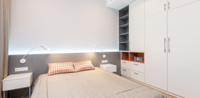 placards sur mesure, espaces restreints, optimisation de l'espace, rangement espace restreint