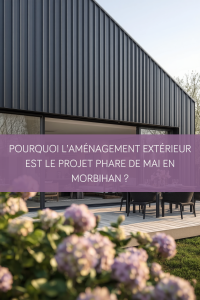 Extension de maison moderne en zinc avec baie vitrée à galandage ouverte sur une terrasse en bois à Vannes.