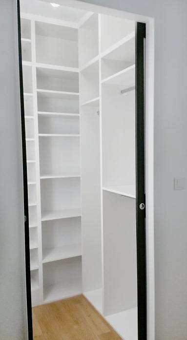 Aménager un dressing sur-mesure dans un petit espace - Rochefort 17