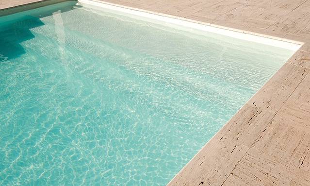 piscine avec plage immergée