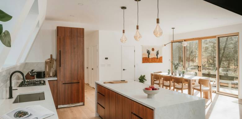 Transformer une cuisine fermée en cuisine ouverte : moderniser votre intérieur