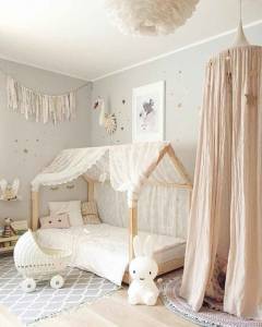 Aménagement chambre d'enfant, lit à baldaquin - Nantes 44