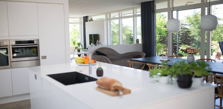 Agrandissement de maison pour avoir cuisine et salle à manger lumineuses