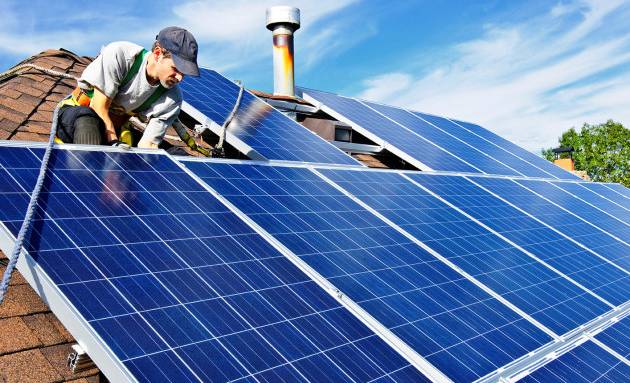 Chauffage solaire avec installation de panneaux photovoltaïques - Rochefort 17