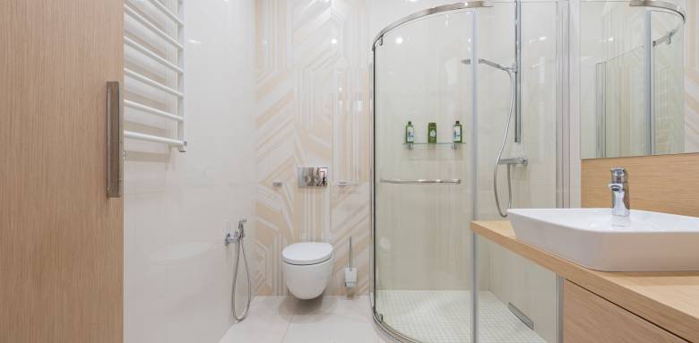 salle de bain avec ventilation