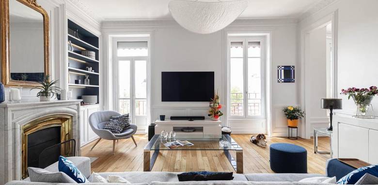 Astuces pour bien agencer son salon et optimiser l’espace par la maison des travaux paris 17