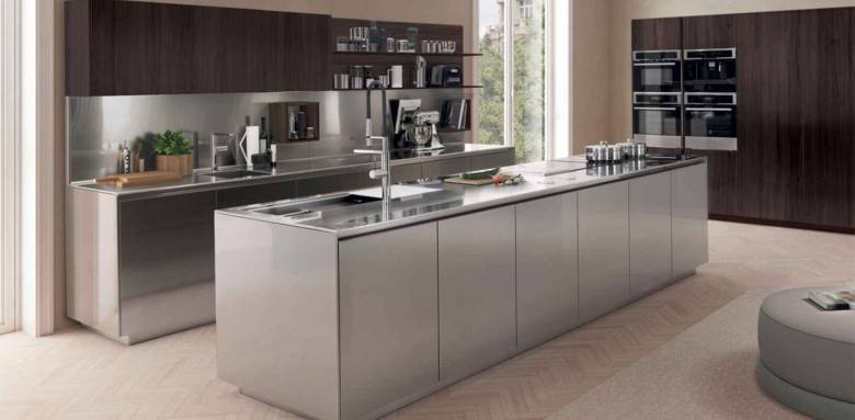 Plan de travail et crédence assortie en inox