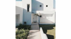 Pourquoi changer sa porte d’entrée ?  Saint-James 50240