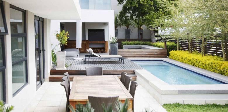 Aménagement de terrasses autour d'une piscine