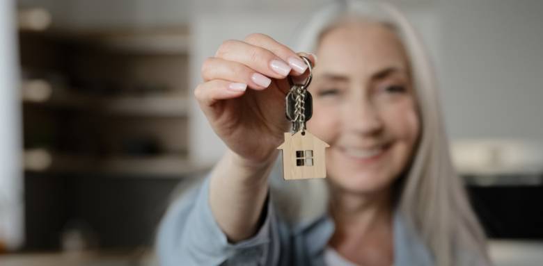 Rénovation globale pour colocation senior ou étudiante : quels besoins pour chacun ?