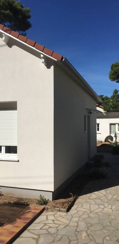 Isolation thermique par l'extérieur (ITE) avec finition enduit gratté - Nantes 44