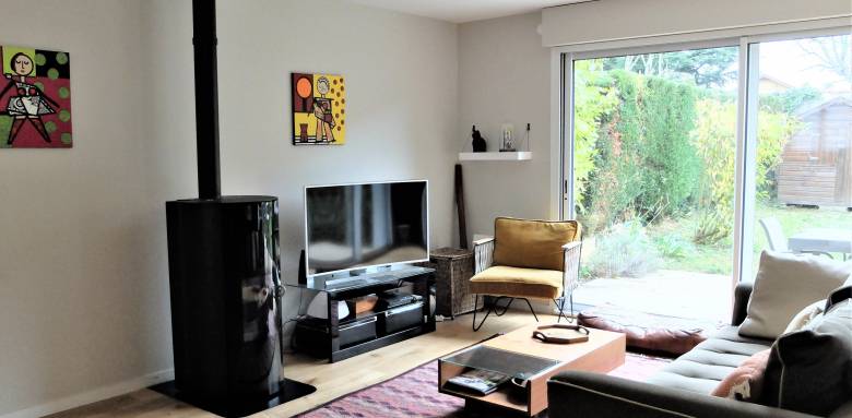 Winter is coming ...  pensez à l'installation d'un poêle ! Quelques exemples d'installation de pôeles à bois et à pellets - Agence La Maison Des Travaux Lyon Ouest Val de Saône