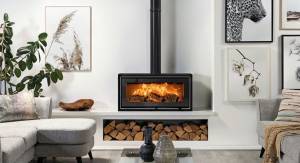 Poêle à bois avec bûches