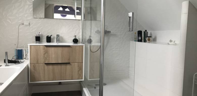 Salle de bain sous-combles