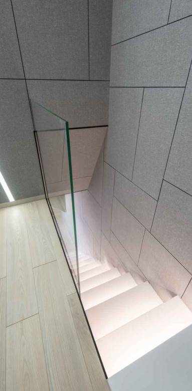 Installer un garde-corps en verre Lyon La Maison des Travaux 