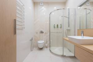 salle de bain avec ventilation