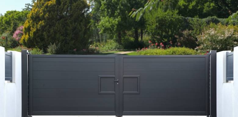 Portail coulissant ou portail battant, comment faire le bon choix ?