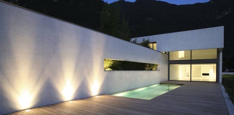 Un éclairage pour sublimer votre piscine
