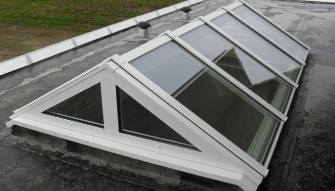 fenêtres de toit plat à inclinaisons