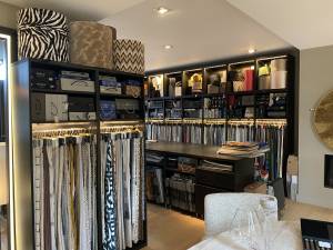 Présentation des échantillons de matières textiles 