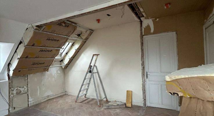 Travaux d'isolation et rénovation des rampants dans un bureau à Troyes