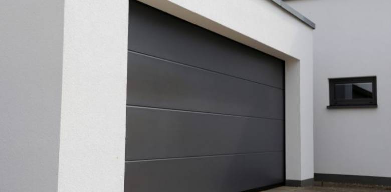 Une bonne porte de garage, ça isole ! 