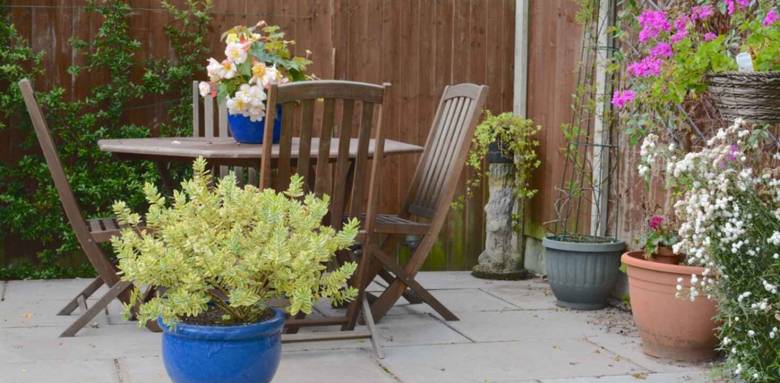 Aménagement d'une terrasse en pierre dans le 56