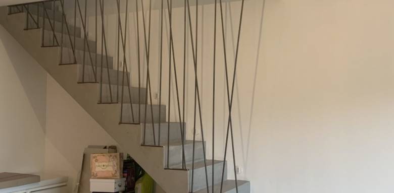 Garde-corps avec câble métallique