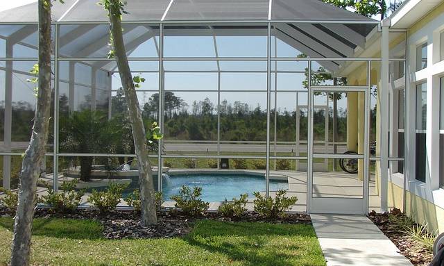 Installer un abri de piscine dans le 91