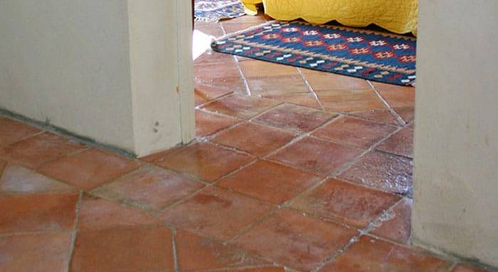 Tomettes anciennes multi formats teintes chambre-salon