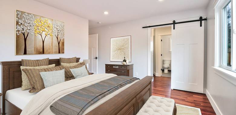 Chambre parentale et salle de bain