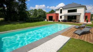 Terrasse autour de la piscine