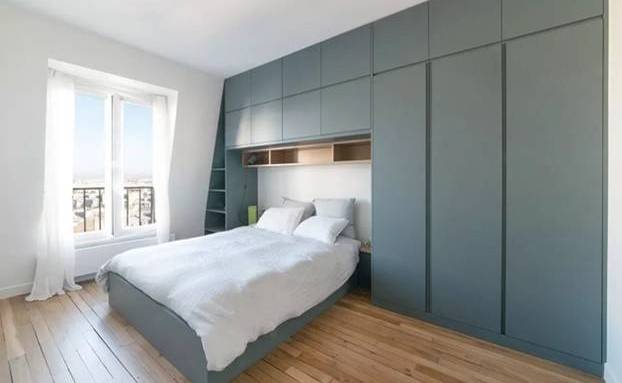 Placard sur mesure à Biarritz : comment gagner de vrais espaces de rangement sans agrandir votre logement ?