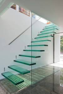 Bien choisir son escalier intérieur en verre - Rochefort 17