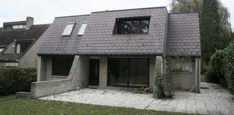 Maison à rénover dans l'ouest lyonnais 69340 - toiture et façade
