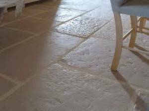 Sol en pierre reconstituée