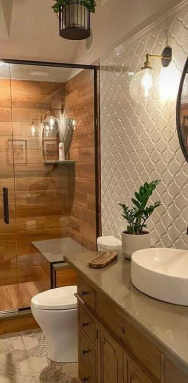 Salle de bain moderne et fonctionnelle Orange