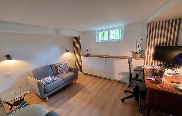 Beau studio dans un garage 