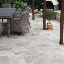 TERRASSE EN CARRELAGE 