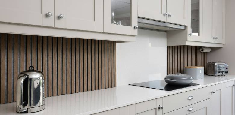 Revêtement mural de cuisine : allier style et praticité