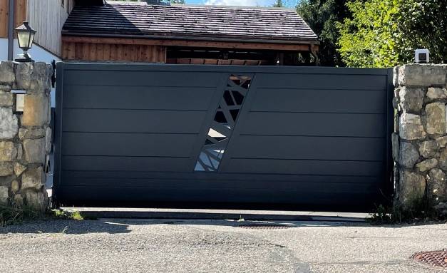 Portail coulissant autoportant 