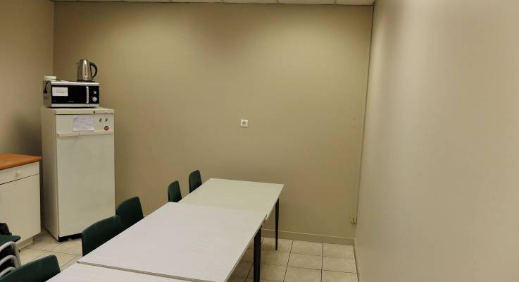 Réfection des peintures dans un bureau par l'agence de Joué-lès-Tours