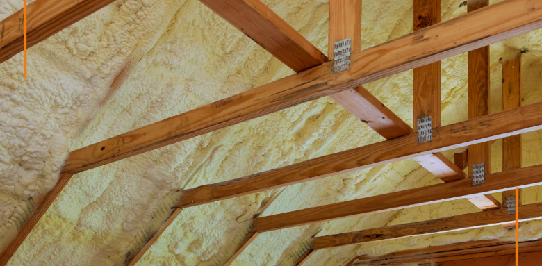 Isolation en rampant charpentier 77, couvreur 77, isolation thermique 77, étancheur 77, maçon 77