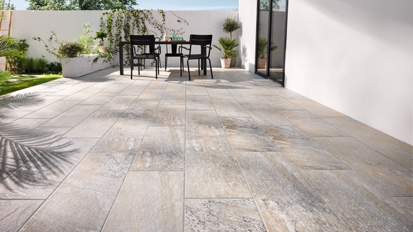 Carrelage terrasse grès cérame façon parquet moucheté grandes dalles