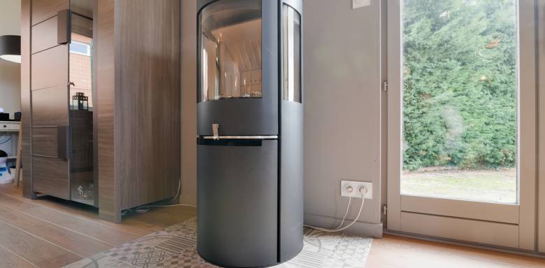 Winter is coming ...  pensez à l'installation d'un poêle ! Quelques exemples d'installation de pôeles à bois et à pellets - Agence La Maison Des Travaux Lyon Ouest Val de Saône