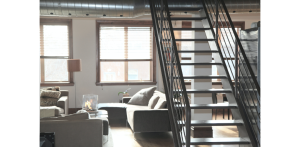 Exemple d'escalier intérieur en acier gris