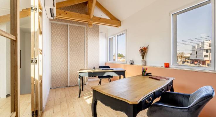 Surélévation de 47 m² de l'agence La Maison des Travaux Vertou- bureaux