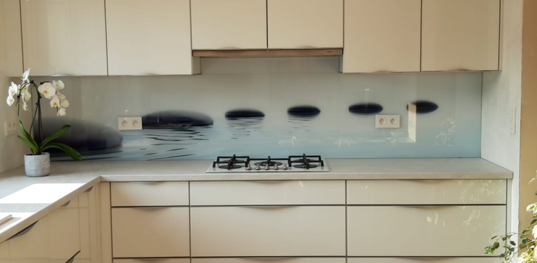 Crédence verre - paysage cailloux océan - 