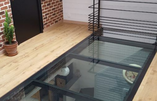 Plancher en verre ligne