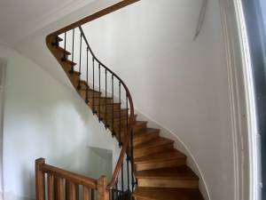 escalier tournant rénové 